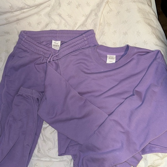 Aritzia Airy Boyfriend Sweatsuit Set - Picture 1 of 4